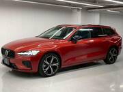 2023 VOLVO V60