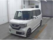 2018 HONDA N-BOX CUSTOM