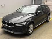 2021 VOLVO V60