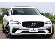 2023 VOLVO S90