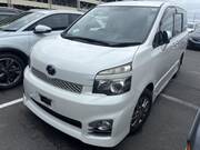 2011 TOYOTA VOXY