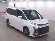 2022 TOYOTA VOXY