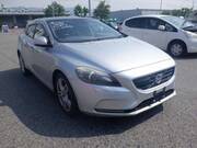 2013 VOLVO V40