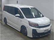2018 TOYOTA VOXY