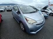 2011 TOYOTA RACTIS G