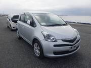 2010 TOYOTA RACTIS