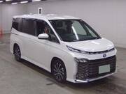 2022 TOYOTA VOXY