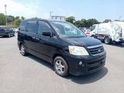 2005 TOYOTA NOAH X LIMITED