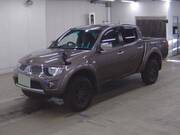 2010 MITSUBISHI TRITON