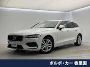 2020 VOLVO V60