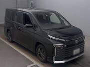 2022 TOYOTA VOXY