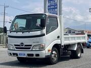 2010 HINO DUTRO