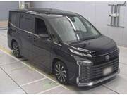 2022 TOYOTA VOXY