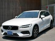 2022 VOLVO V60