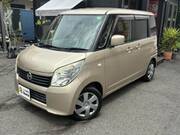 2010 NISSAN ROOX