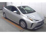 2019 TOYOTA PRIUS