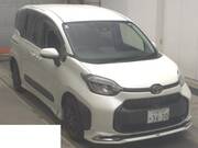 2023 TOYOTA SIENTA X