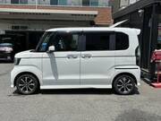 2018 HONDA N-BOX CUSTOM
