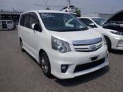 2011 TOYOTA NOAH SI