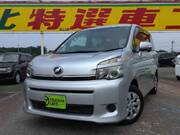 2010 TOYOTA VOXY