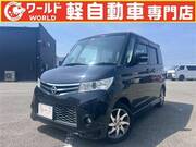 2010 NISSAN ROOX