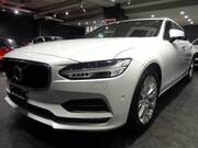 2017 VOLVO V90