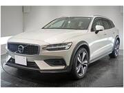 2020 VOLVO V60