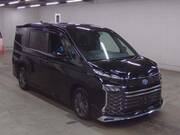 2022 TOYOTA VOXY