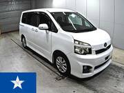 2010 TOYOTA VOXY