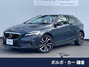 2018 VOLVO V40