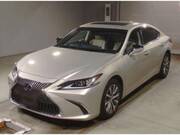 2019 LEXUS ES