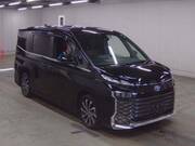 2022 TOYOTA VOXY