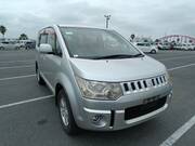 2010 MITSUBISHI DELICA D5
