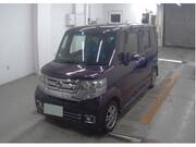 2017 HONDA N-BOX CUSTOM