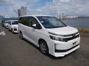 2014 TOYOTA VOXY