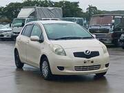 2005 TOYOTA VITZ F