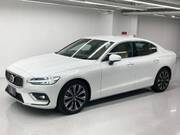 2023 VOLVO S60