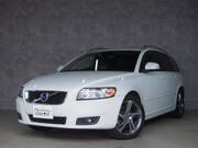2011 VOLVO V50