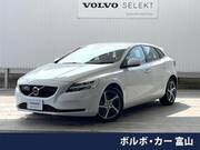 2019 VOLVO V40