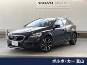2017 VOLVO V40