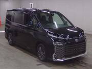 2022 TOYOTA VOXY
