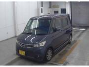 2013 NISSAN ROOX