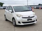 2011 TOYOTA RACTIS G