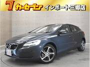 2017 VOLVO V40
