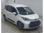 2022 TOYOTA SIENTA