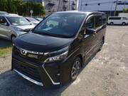2018 TOYOTA VOXY