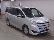 2020 TOYOTA NOAH X