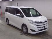 2019 TOYOTA NOAH X