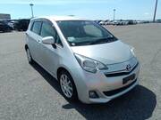2012 TOYOTA RACTIS G