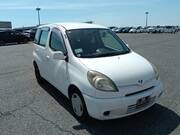 2000 TOYOTA FUNCARGO X